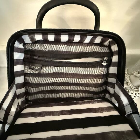 NWT Triforce Elite Performance Travelware Hard Shell Matte Black Beauty Case 12" - Picture 9 of 12